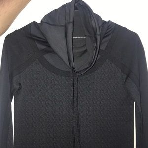 Women’s Under Armour long sleeve
